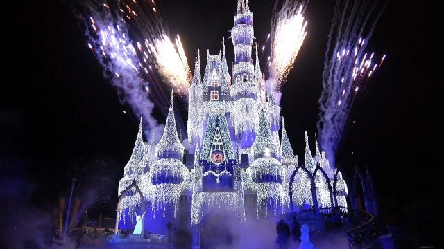 A Frozen Holiday Wish 640x360 1