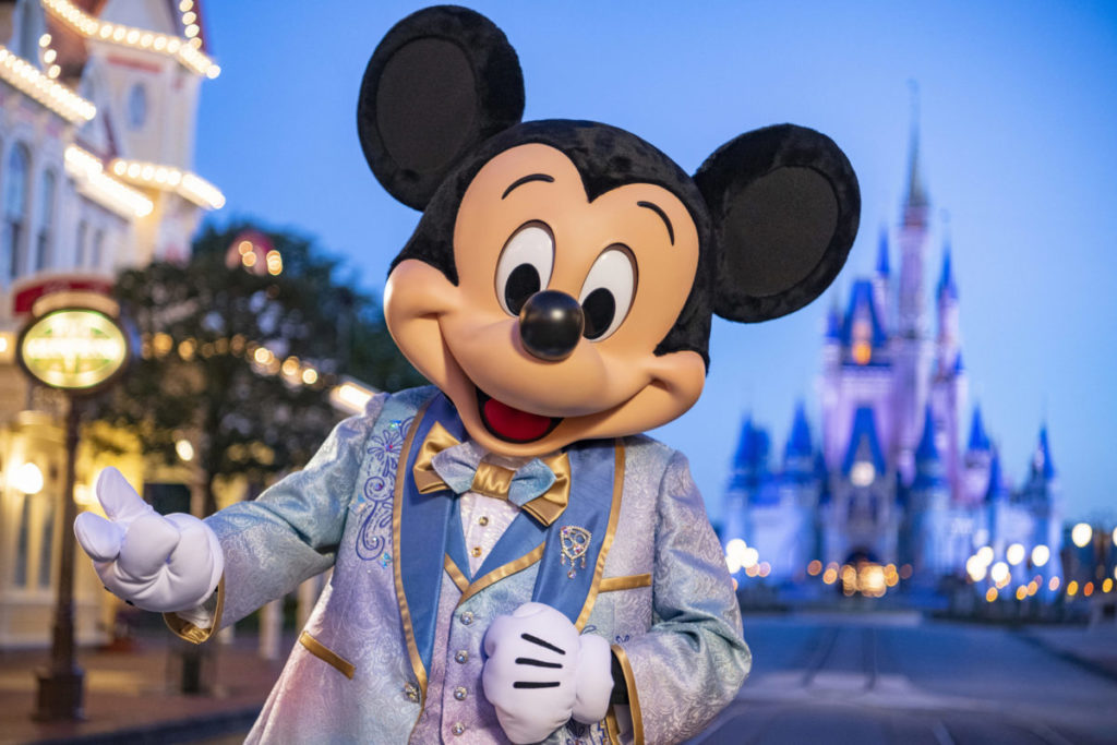 Walt Disney World Magic Kingdom 50 ans Mickey 01