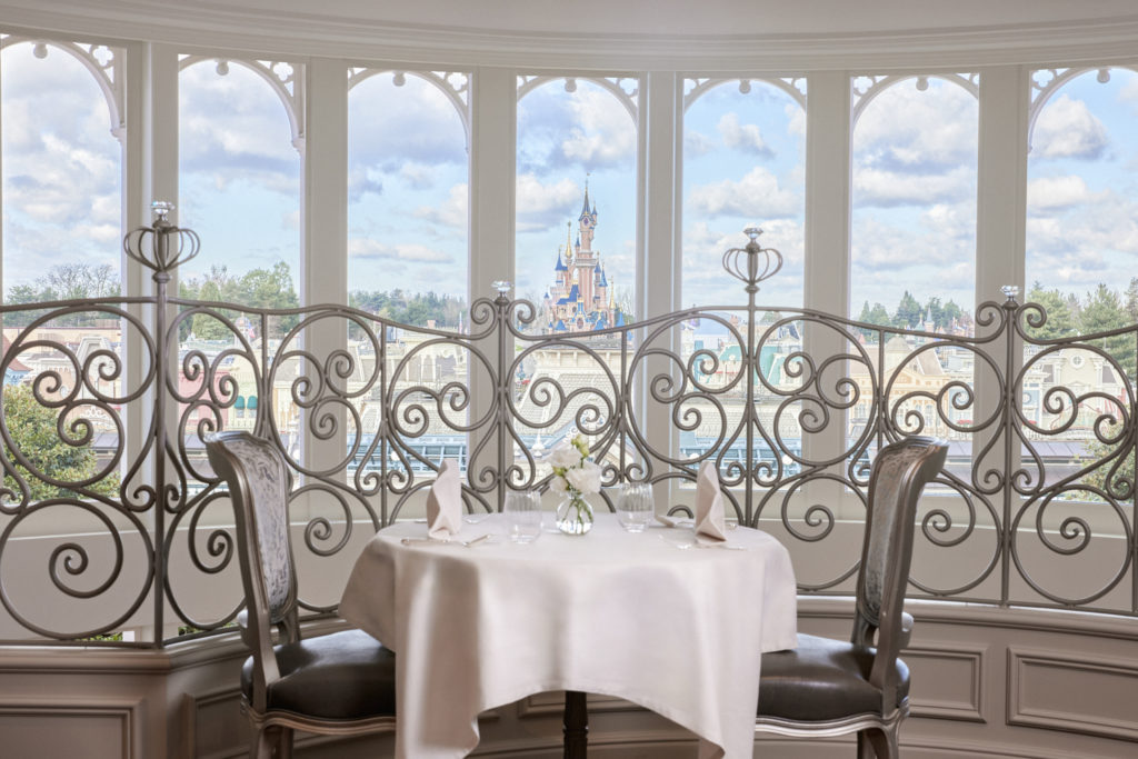 C13 Castle Club Horizontal DisneylandHotel