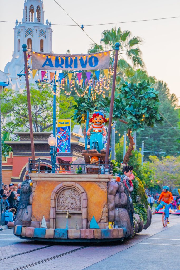 Disneyland California Adventure Pixar Pals Parade 01