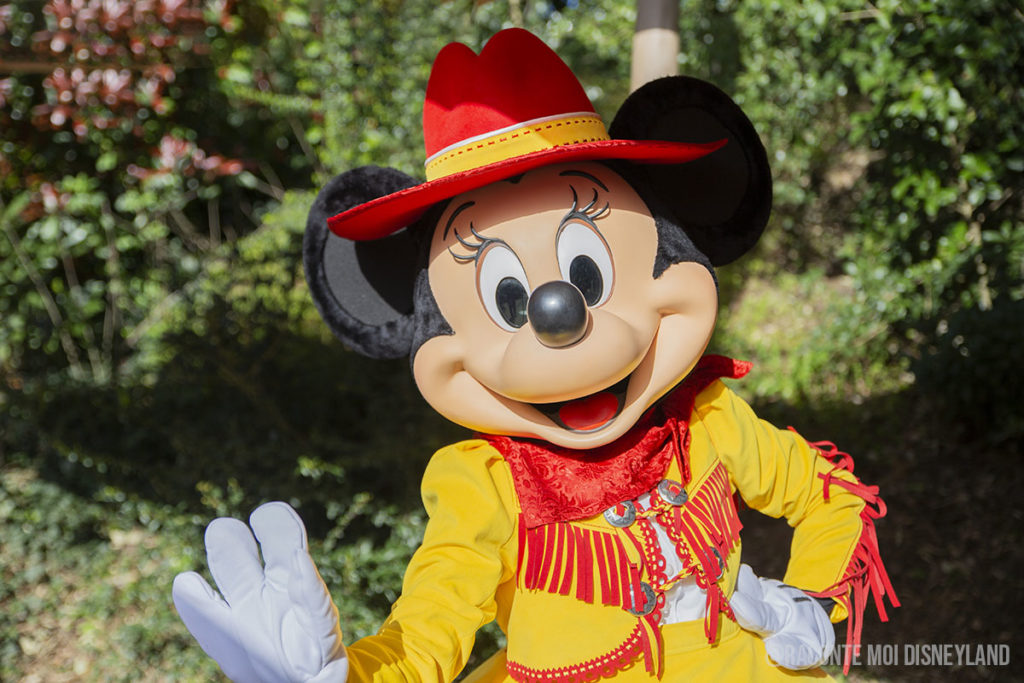 Disneyland Paris Minnie cowgirl cowboy