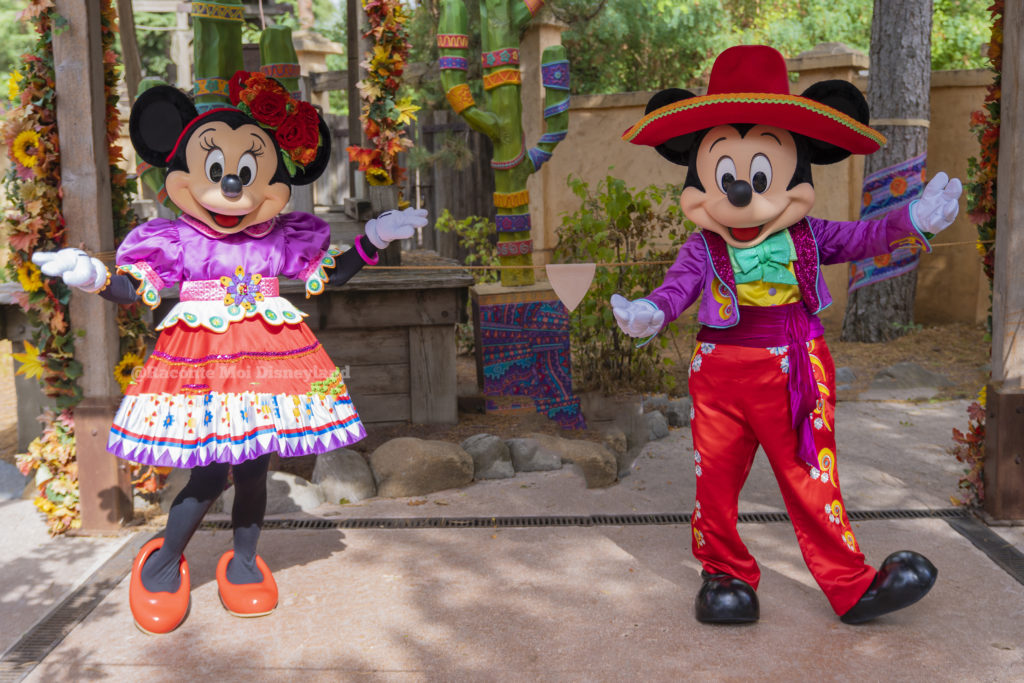 Disneyland Paris Halloween personnage Selfie Spot Mickey Minnie