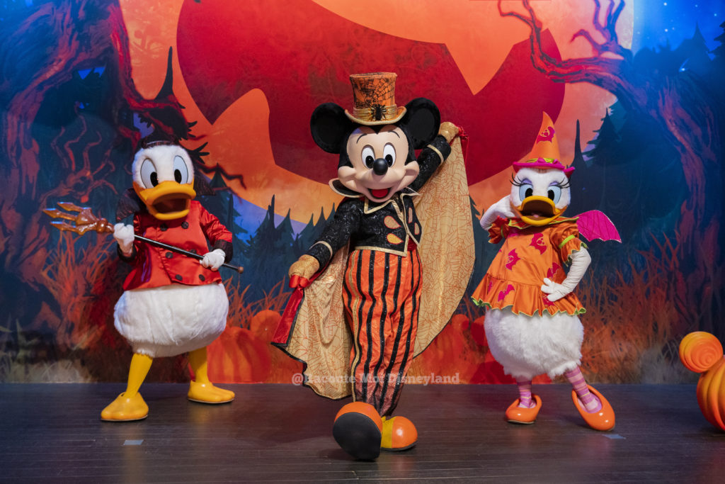 Disneyland Paris Halloween personnage Selfie Spot Meet Mickey Daisy Donald