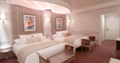3 Rooms The Deluxe Room
