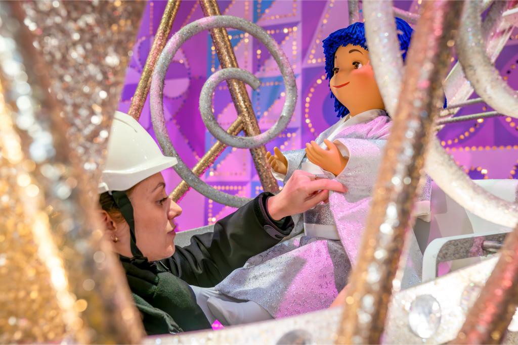 Its a Small World Disneyland Paris 04