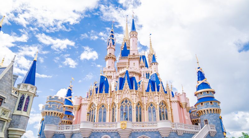 Walt Disney World Magic Kingdom Chateau 02 min