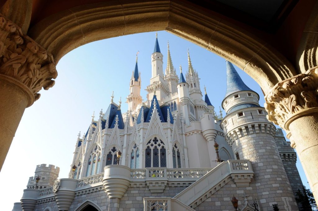 Cinderella Castle at Disney World Daytime 1536x1022 1