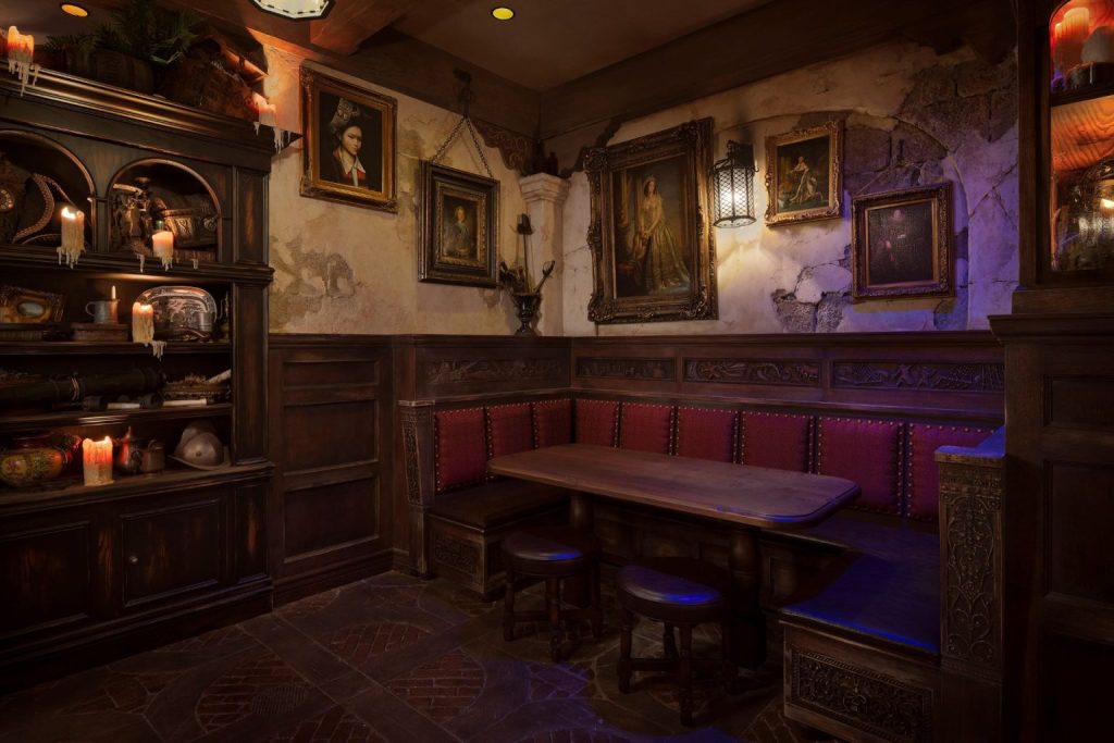 The Beak and Barrel Magic Kingdom Bar Pirates 04