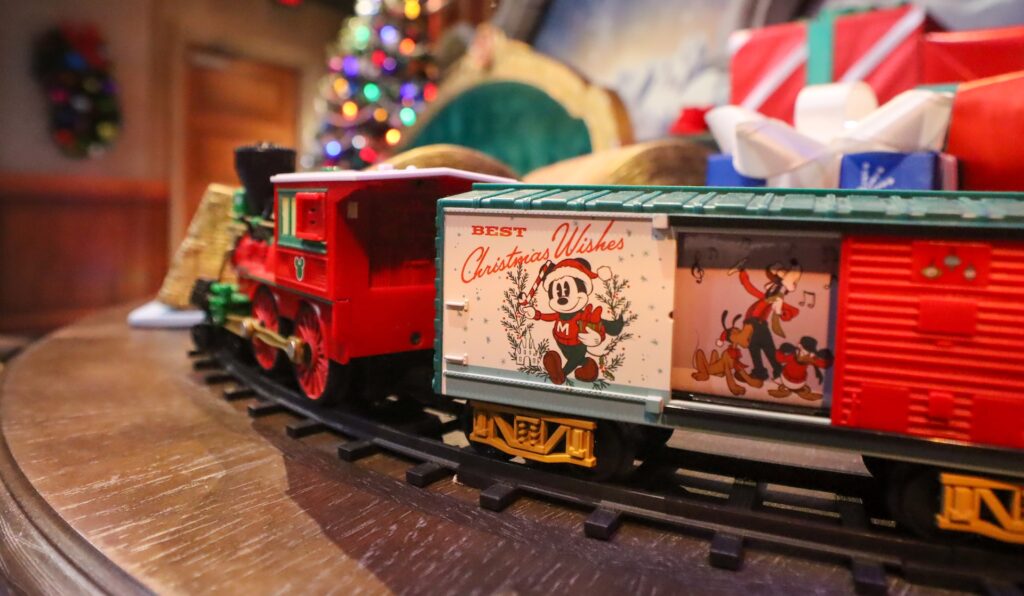 2025 Santa at Disney World DHS 3