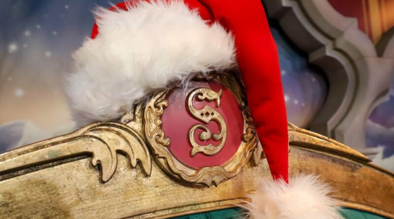 2025 Santa at Disney World Header 1536x1024 1