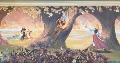 Disneyland Paris Adventure World The REgal View Restaurant Lounge 08