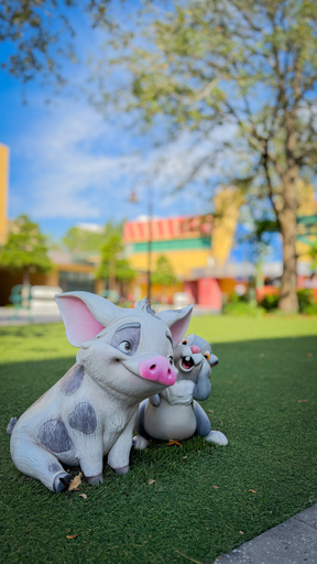 Walt Disney World - Hollywood Studios Animation Courtyard Statue Pua Panpan